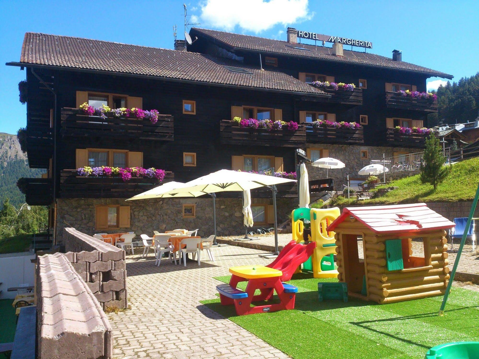 Hotel Margherita ليفينو المظهر الخارجي الصورة